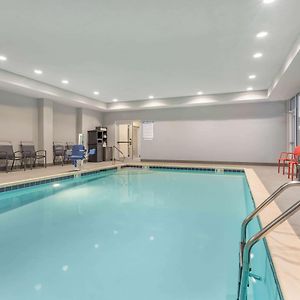 La Quinta Inn And Suites By Wyndham Bloomington
